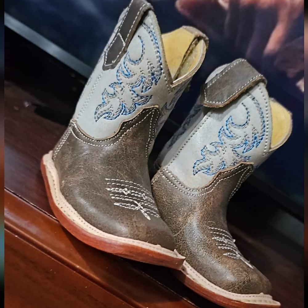 Ropper cowbaby booties